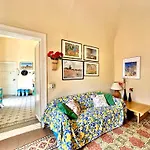 Casa Giramondo By Housilia * Чефалу