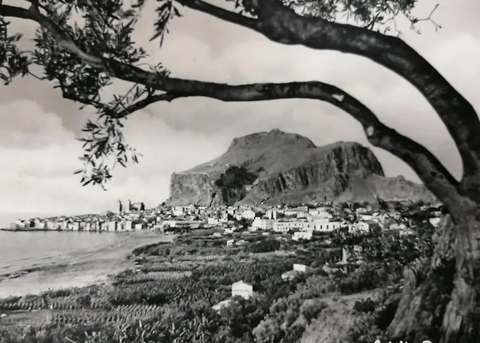 Holiday home Casa Giramondo By Housilia Cefalu